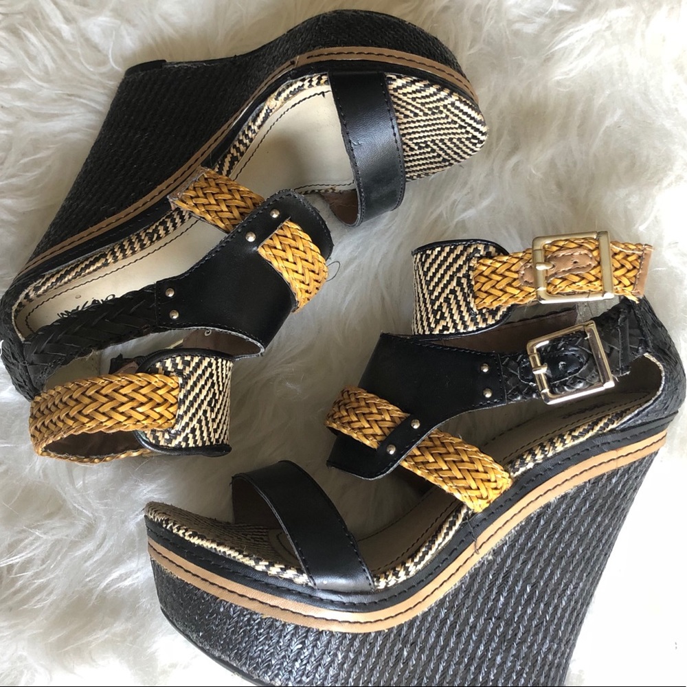 Mossimo supply co Black and Tan woven wedge sandal